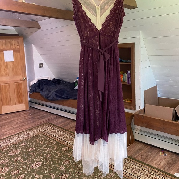 LC Lauren Conrad Runway Lace dress - Picture 4 of 8